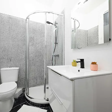 Modern Large For 3 Apartman